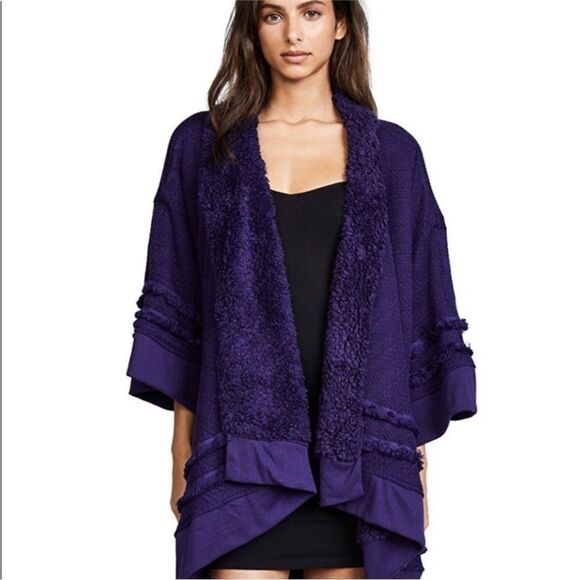 Bloomingdale’s Honeydew Hold Me Tight Reversible Wrap Cardigan Kimono - Picture 2 of 12